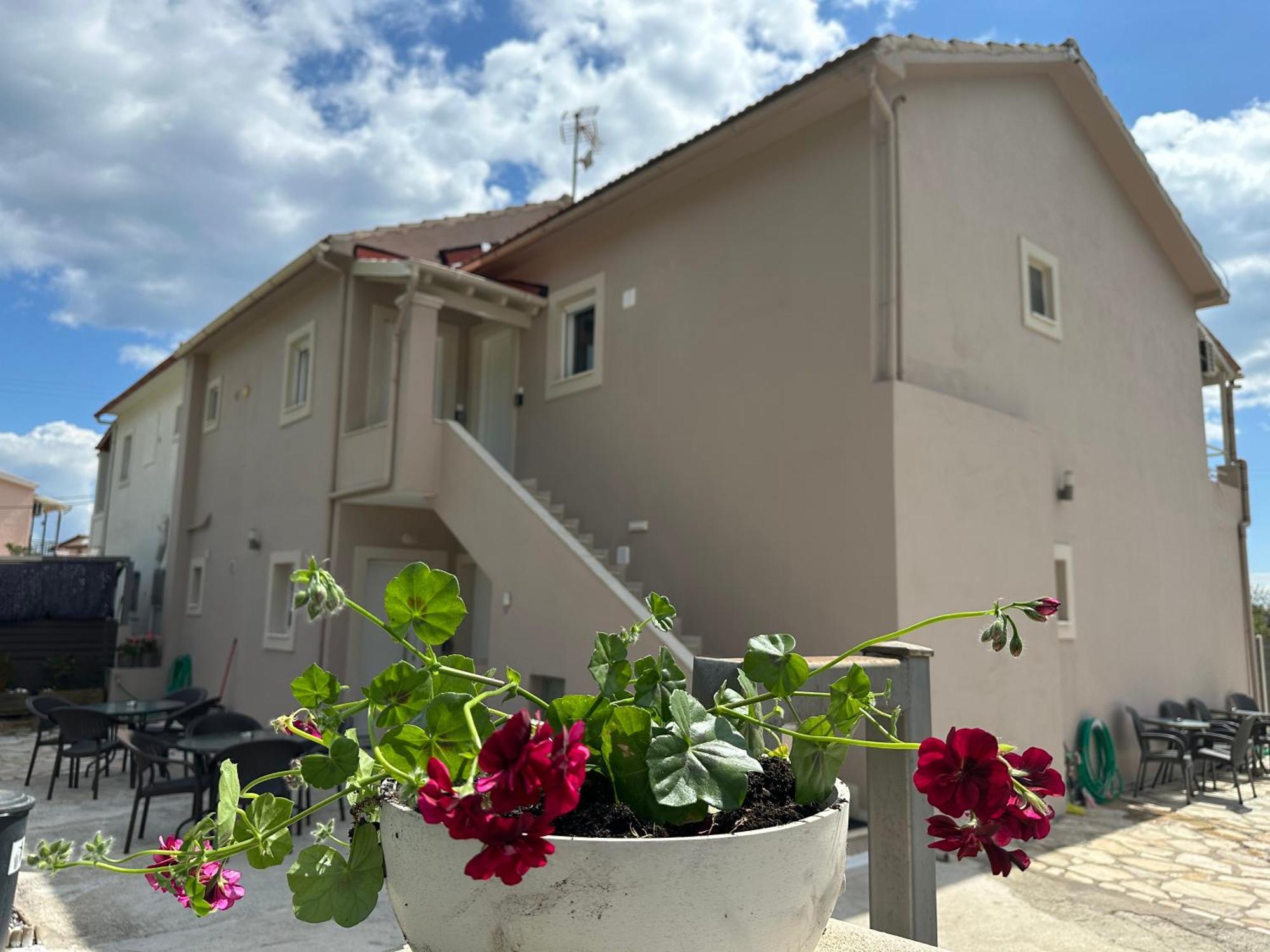 Evelina Luxury Suites In Corfu Ипсос Экстерьер фото